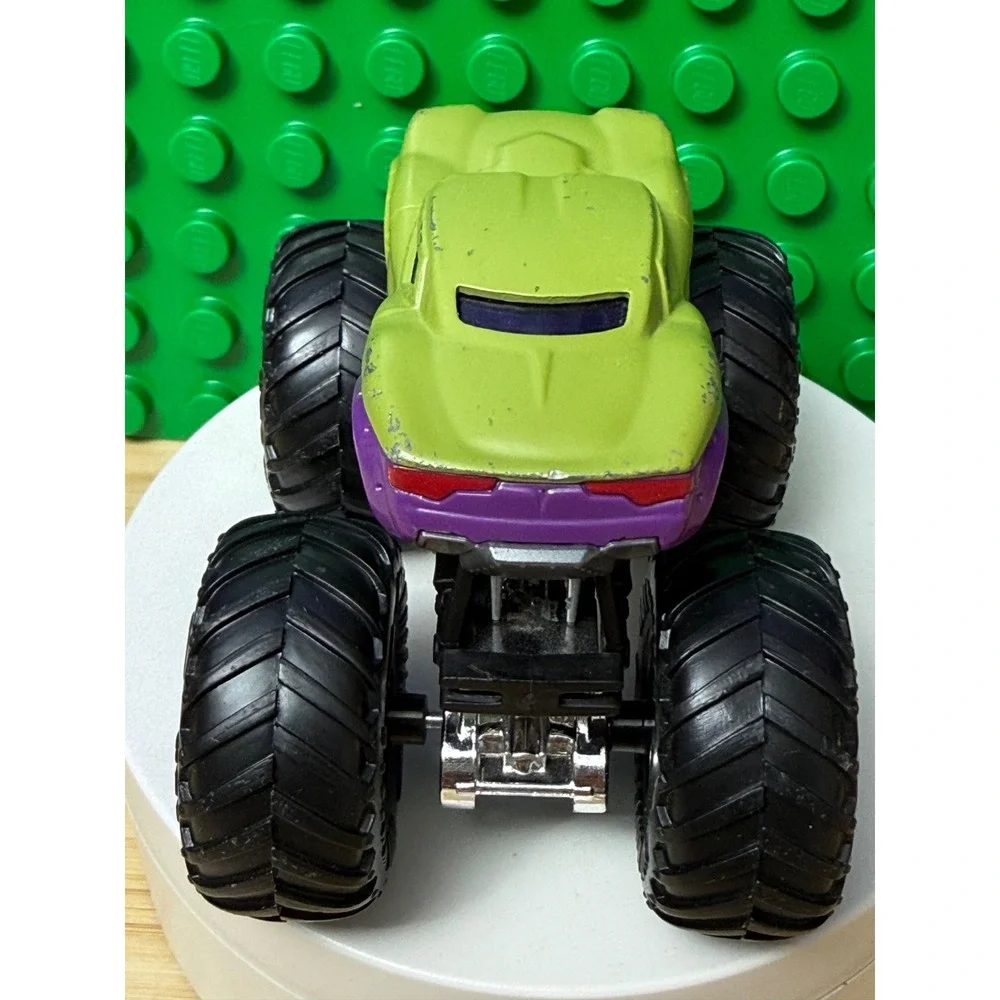 Hot Wheels Monster Trucks Hulk Marvel Avengers Green Purple 1:64 Diecast Toy